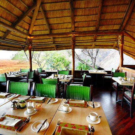 Victoria Falls Safari Suites Екстериор снимка