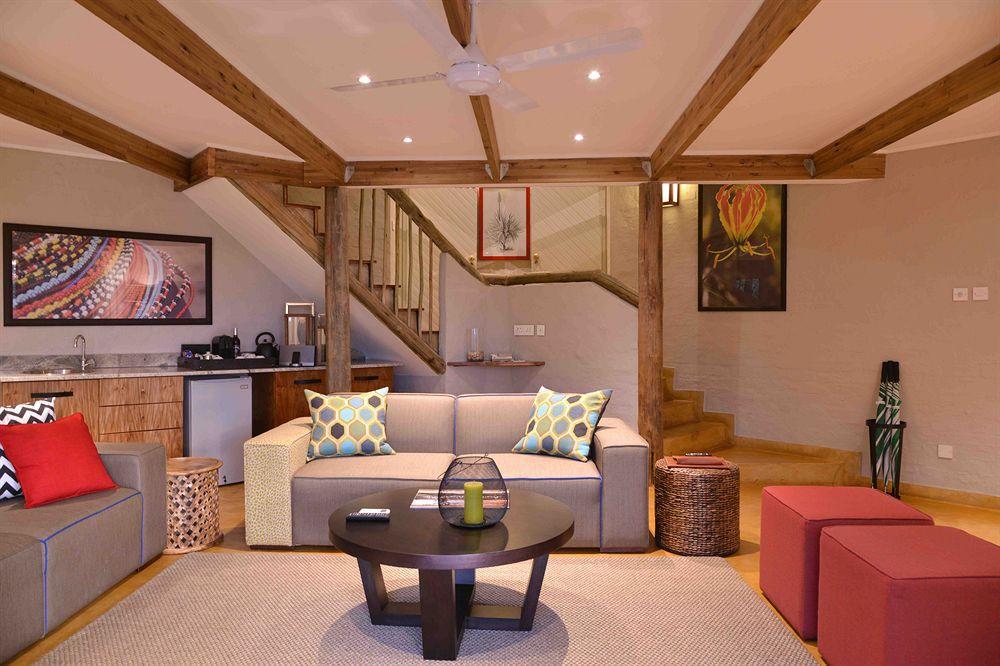 Victoria Falls Safari Suites Екстериор снимка