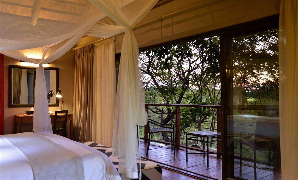 Victoria Falls Safari Suites Екстериор снимка