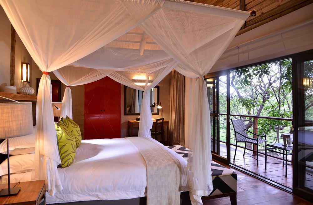 Victoria Falls Safari Suites Екстериор снимка
