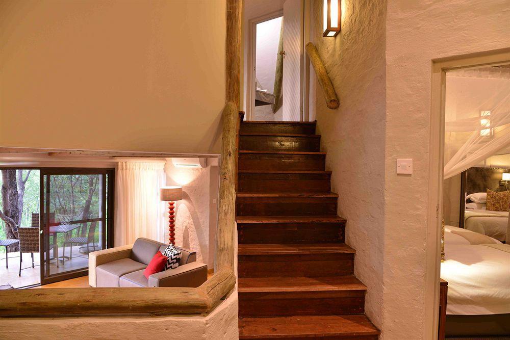 Victoria Falls Safari Suites Екстериор снимка