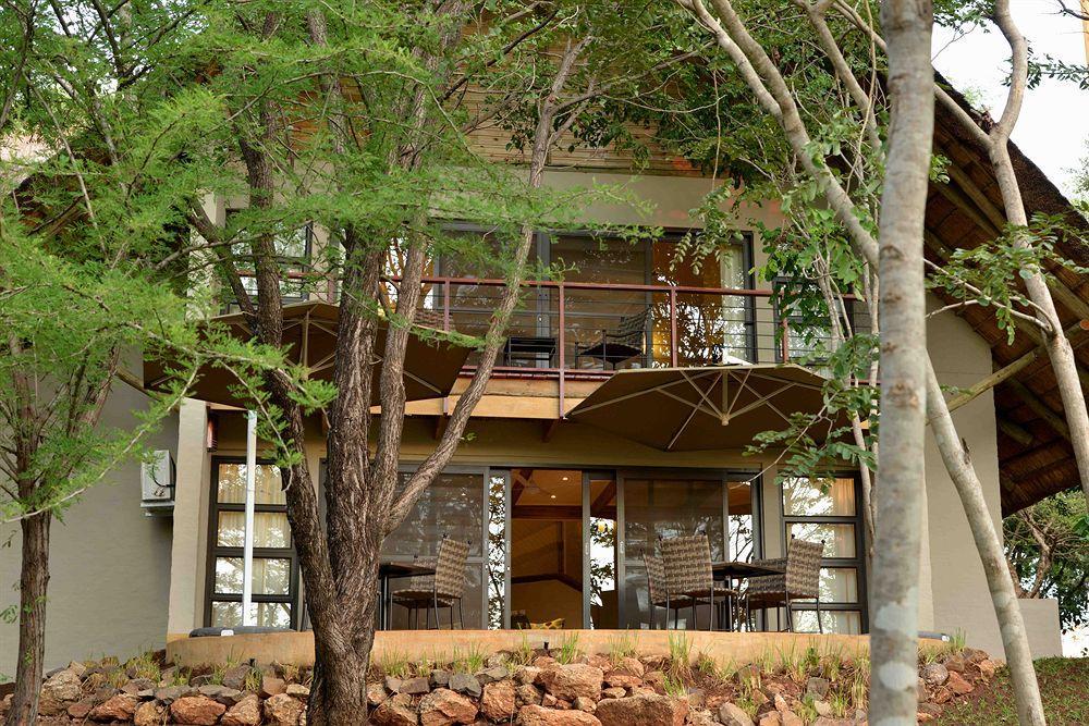 Victoria Falls Safari Suites Екстериор снимка