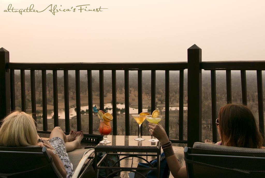 Victoria Falls Safari Suites Екстериор снимка