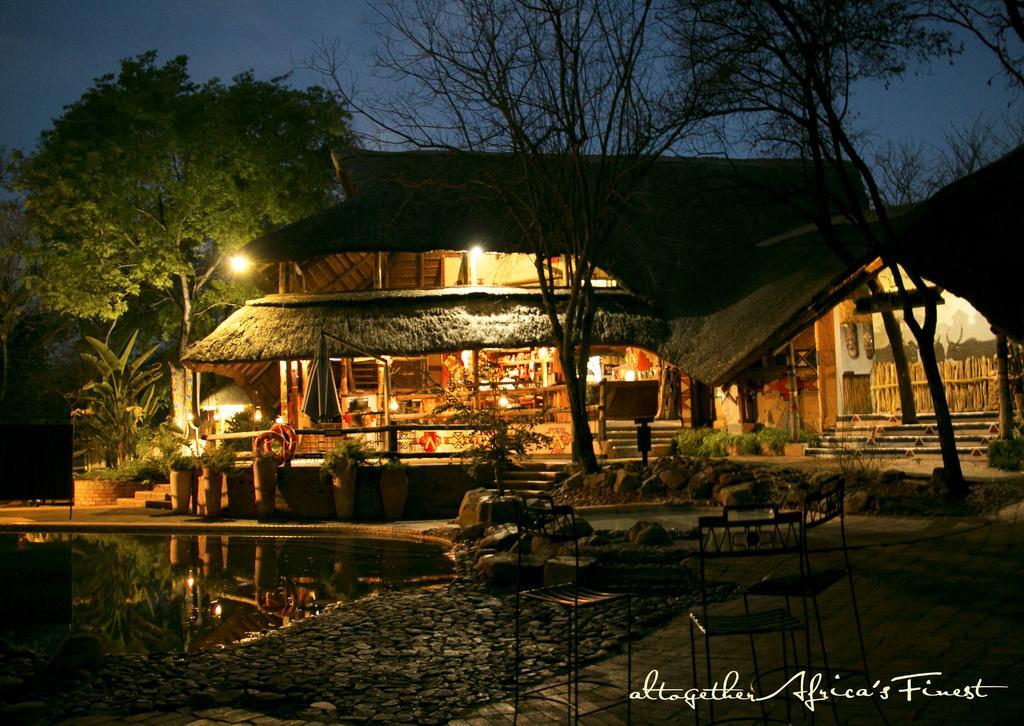 Victoria Falls Safari Suites Екстериор снимка