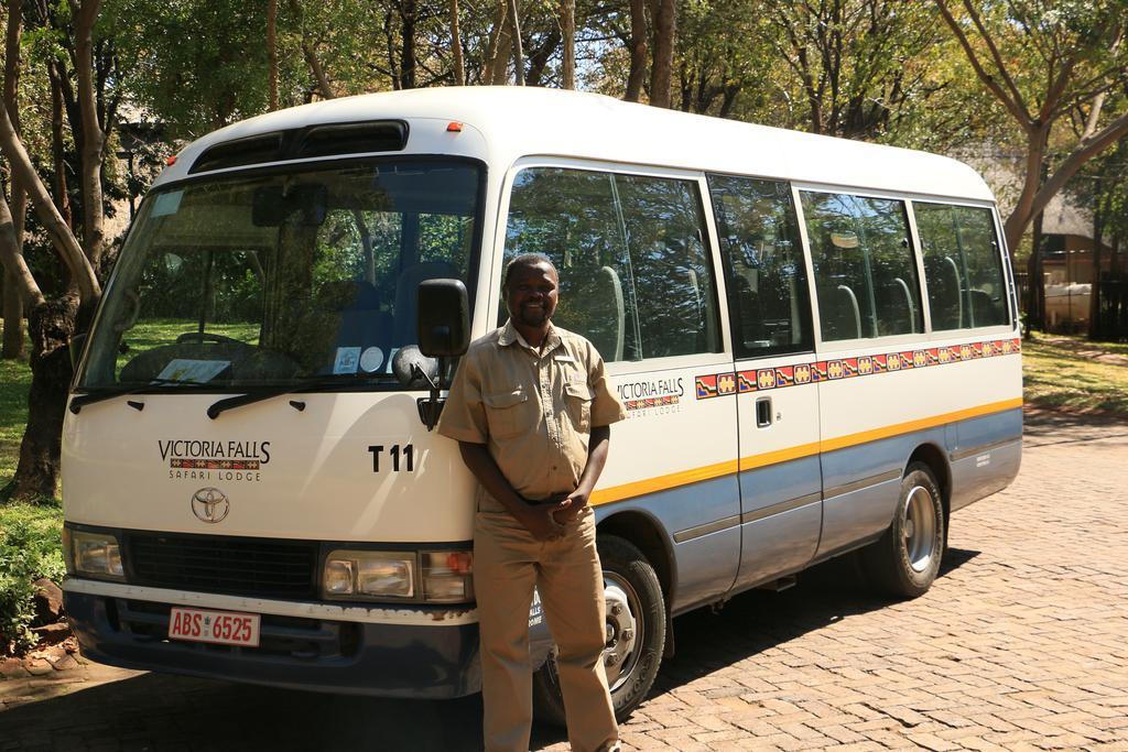 Victoria Falls Safari Suites Екстериор снимка