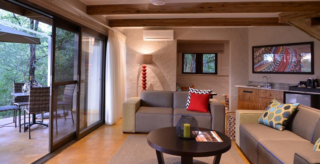 Victoria Falls Safari Suites Екстериор снимка