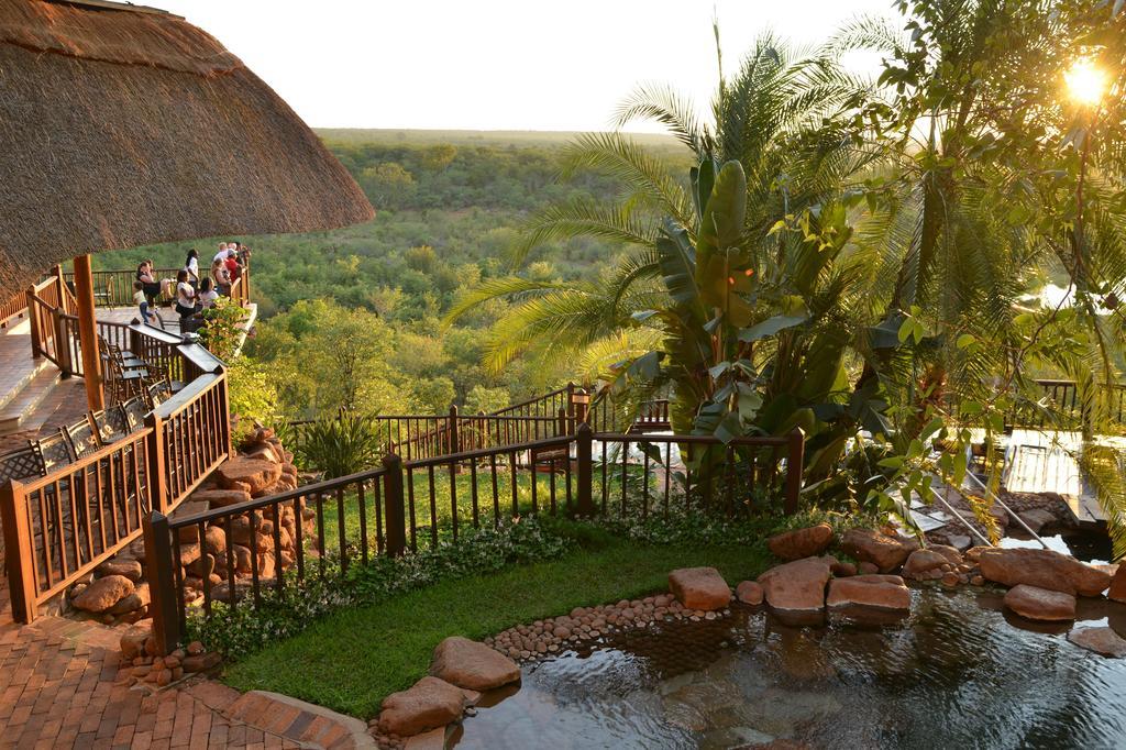 Victoria Falls Safari Suites Екстериор снимка