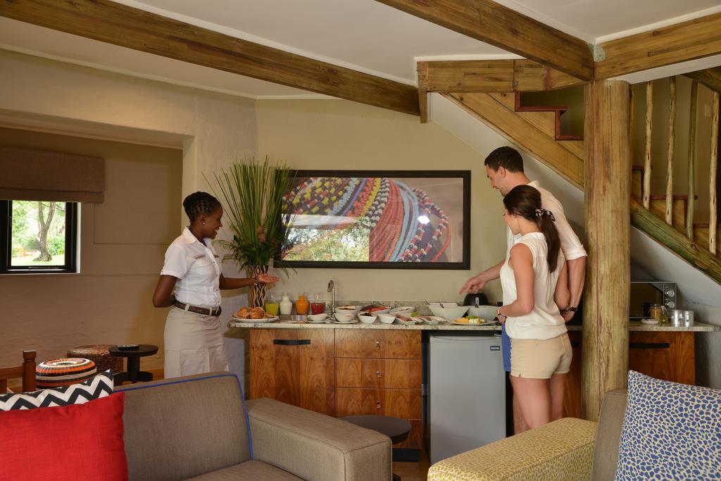Victoria Falls Safari Suites Екстериор снимка