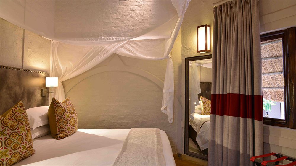 Victoria Falls Safari Suites Екстериор снимка