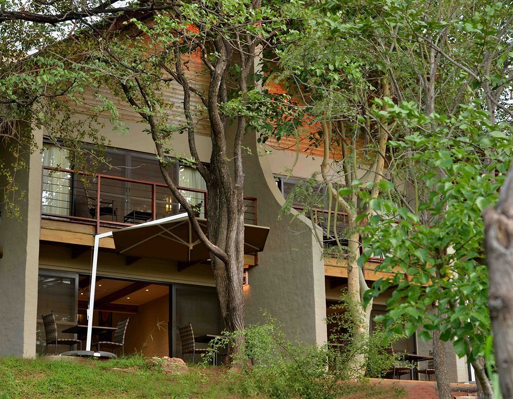 Victoria Falls Safari Suites Екстериор снимка