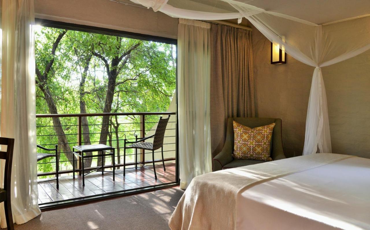 Victoria Falls Safari Suites Стая снимка